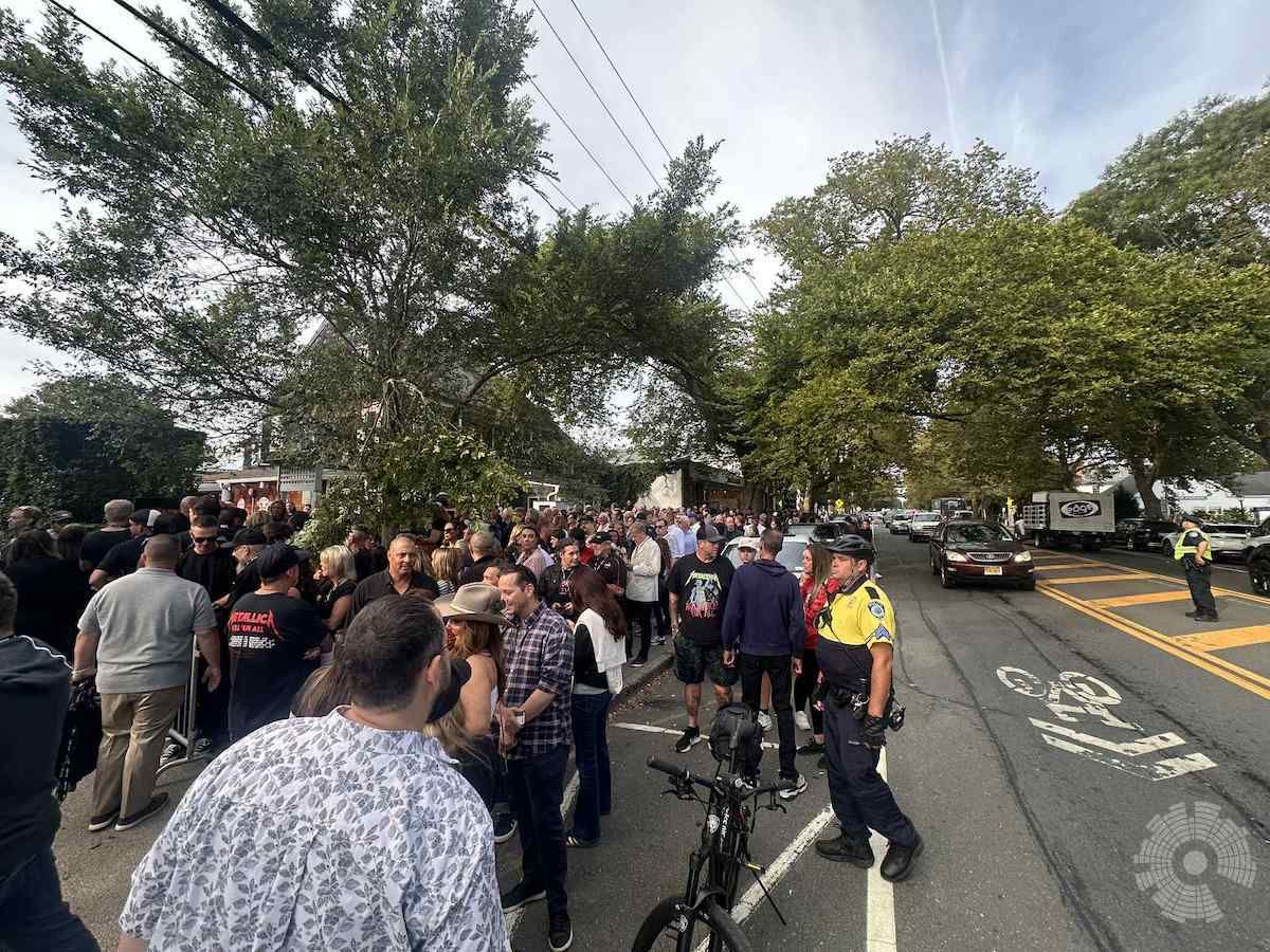 Scene Outside Stephen Talkhouse